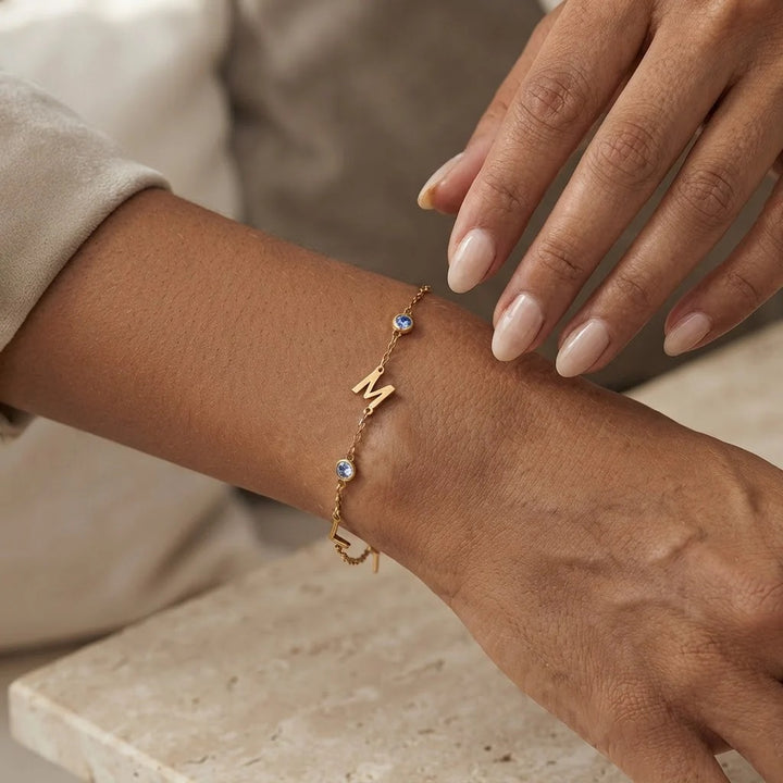 BRACELET ÉLÉGANT ORNÉ DE PIERRES