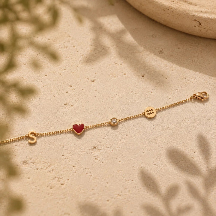 BRACELET EN FORME DE CŒUR AVEC INITIALE