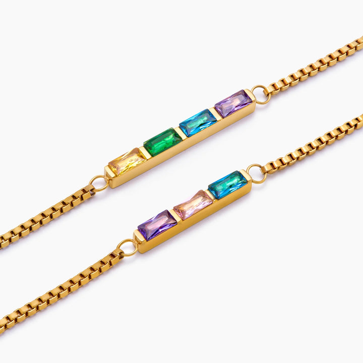 FEINES ARMBAND MIT STABANHÄNGER UND GEBURTSSTEIN