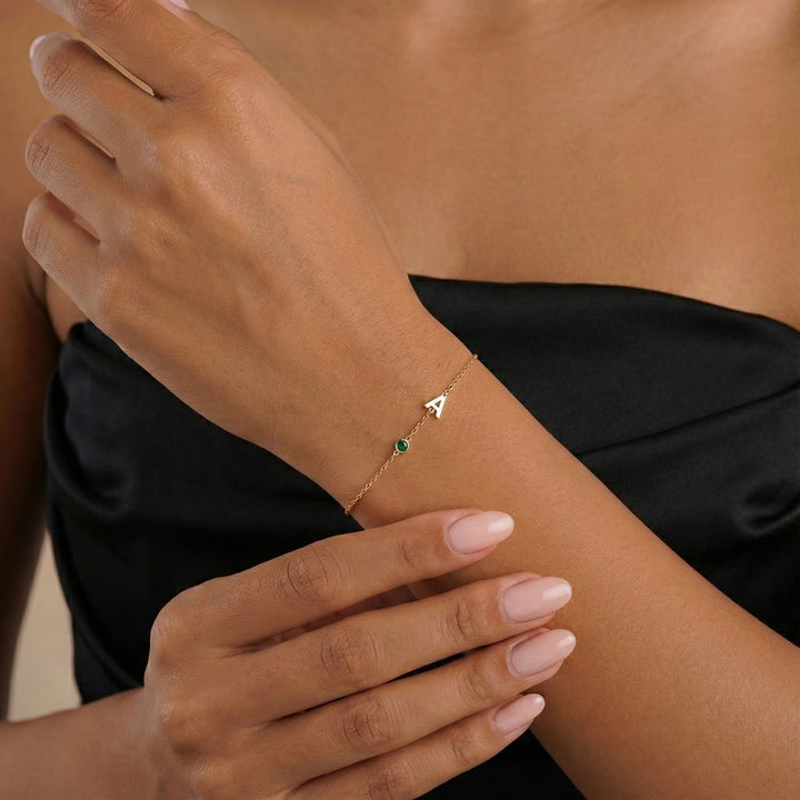ELEGANTES ARMBAND MIT STEINEN