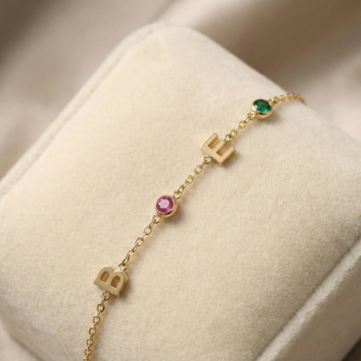 ELEGANTES ARMBAND MIT STEINEN