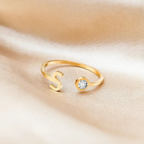 BAGUE PERSONNALISÉE AVEC PIERRE DE NAISSANCE