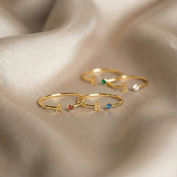 BAGUE PERSONNALISÉE AVEC PIERRE DE NAISSANCE