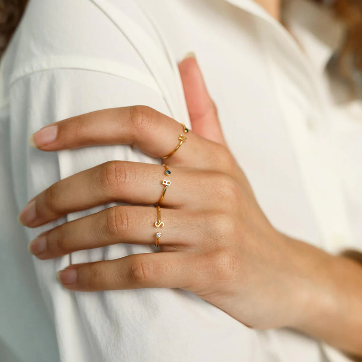 BAGUE PERSONNALISÉE AVEC PIERRE DE NAISSANCE